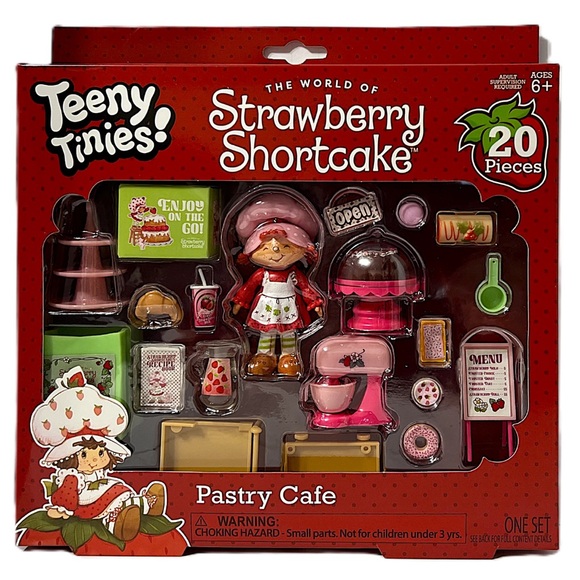 Other - Teeny Tinies Strawberry Shortcake Pastry Cafe Playset - Pink